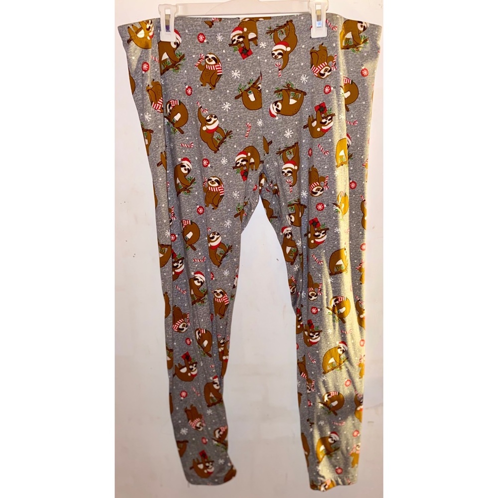 Time&Tru gray Santa sloth leggings